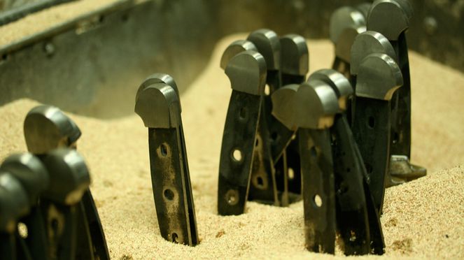 
                    The Güde fillet knife is part of the barrel oak series