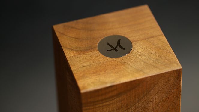 
                    Caminada knife block with logo of Andreas Caminada