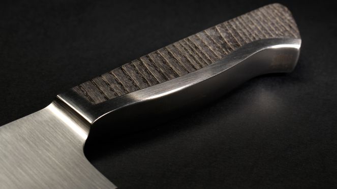 
                    Caminada Santoku Esche Griffdetail