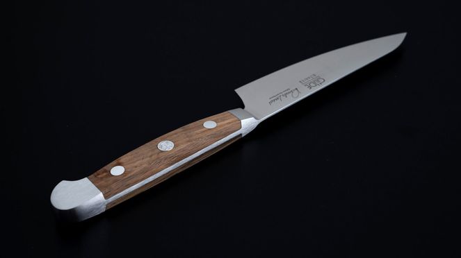 
                    Small Güde Kiritsuke combining Gyuto and Usuba for maximum versatility