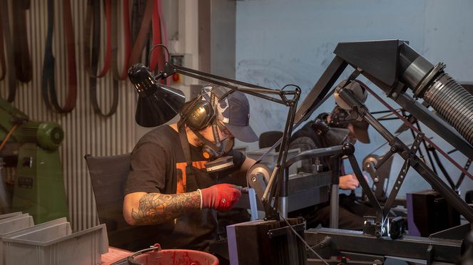 
                    Löffelset 6-teilig Walnuss gefertigt in der Messermanufaktur Biel in über 40 Arbeitsschritten