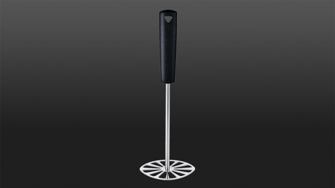 
                    The practical triangle Spirit potato masher is equipped with an innovative mashing plate