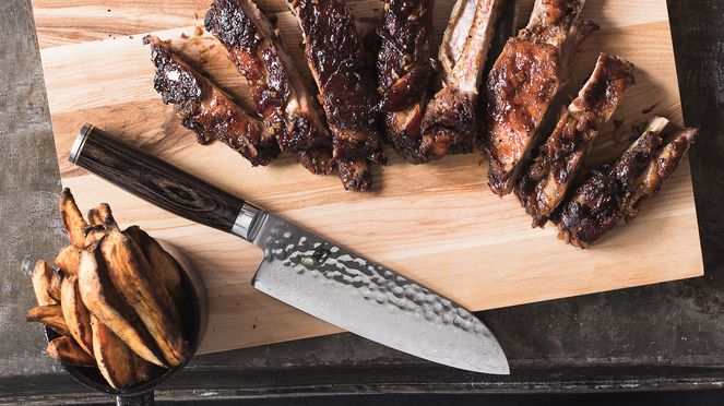 
                    Santoku Messer Kai in der Anwendung