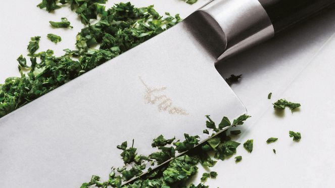 
                    The Michel Bras chef's knife is perfect for cutting herbs